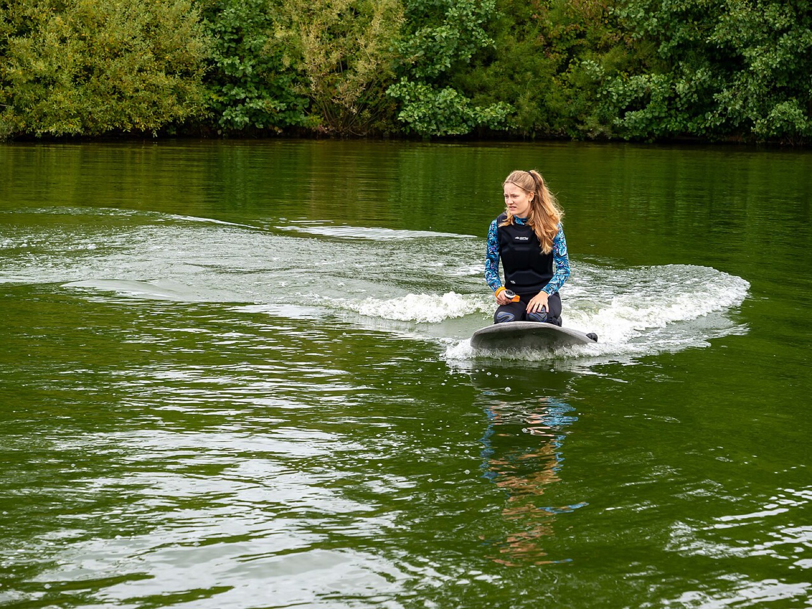 Electric Hydrofoil Board — photograph 1 of 5